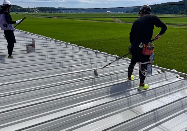 新潟市・大型店舗屋根塗装工事|遮熱塗料使用で夏の暑さ対策、美観もアップ (6)