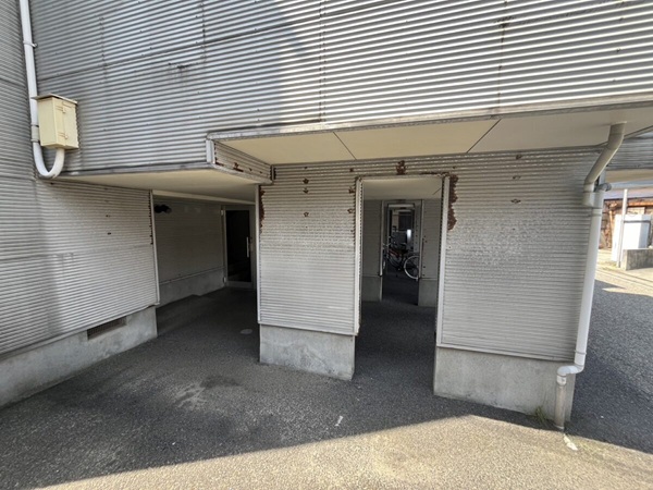 新潟市西区・アパートの外壁塗装|サビの発生した金属サイディングを補修、防錆塗装 (2)