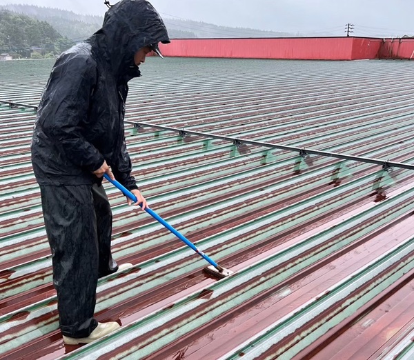 新潟市・大型店舗屋根塗装工事|遮熱塗料使用で夏の暑さ対策、美観もアップ (18)