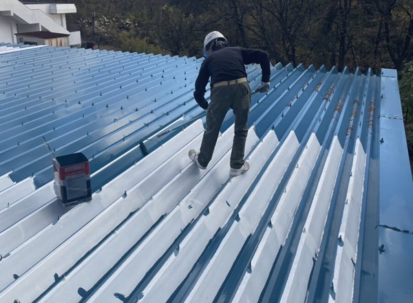 新潟市・工場|折板屋根塗装工事 シリコンルーフII (2)