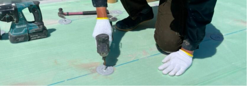 金属ディスク取り付け