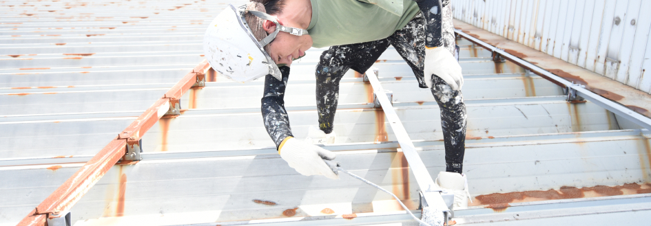 一級塗装技能士の施工の様子