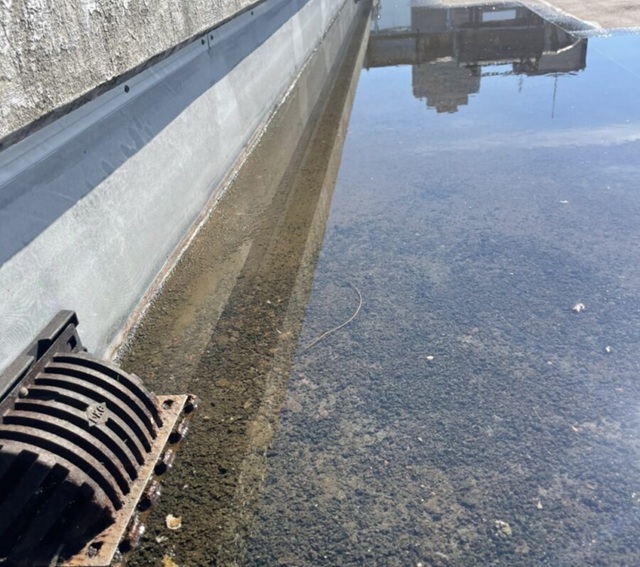 屋上とバルコニーは防水改修_施工中