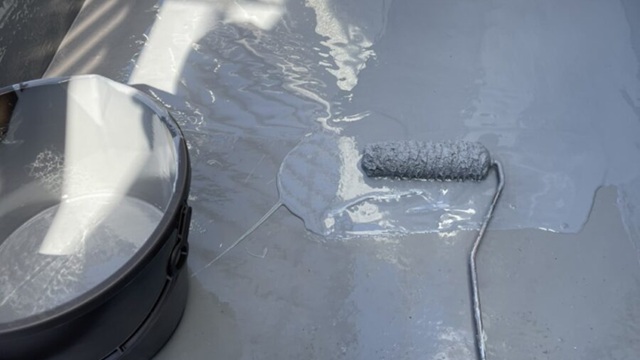 屋上とバルコニーは防水改修_施工中 (2)