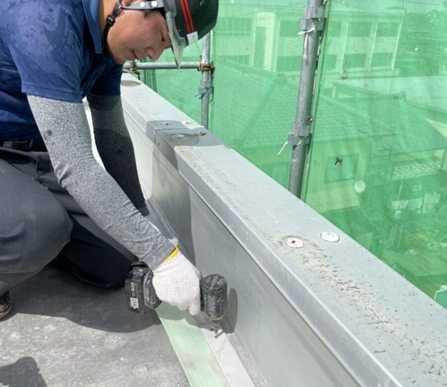 【防水工事】雨漏りしていた屋上を塩ビシート防水で施工 (1)