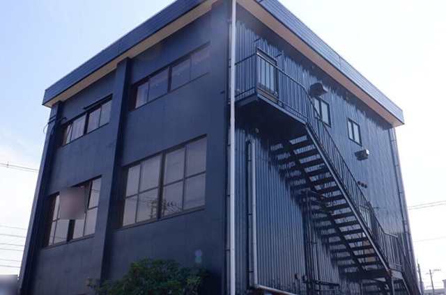 新潟市秋葉区|ビル改修工事(屋上防水工事・外壁塗装・鉄骨階段塗装) (3)