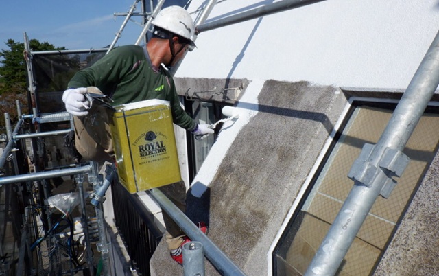 新潟市中央区・アパート改修工事(外壁カバーリング・外壁塗装・防水工事)_施工中3